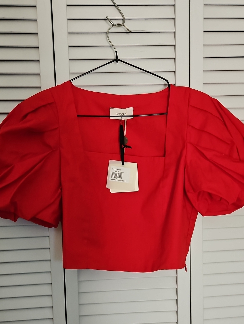 NWT VICOLO RED CROPPED, PUFFED SLEEVES BLOUSE SZ M